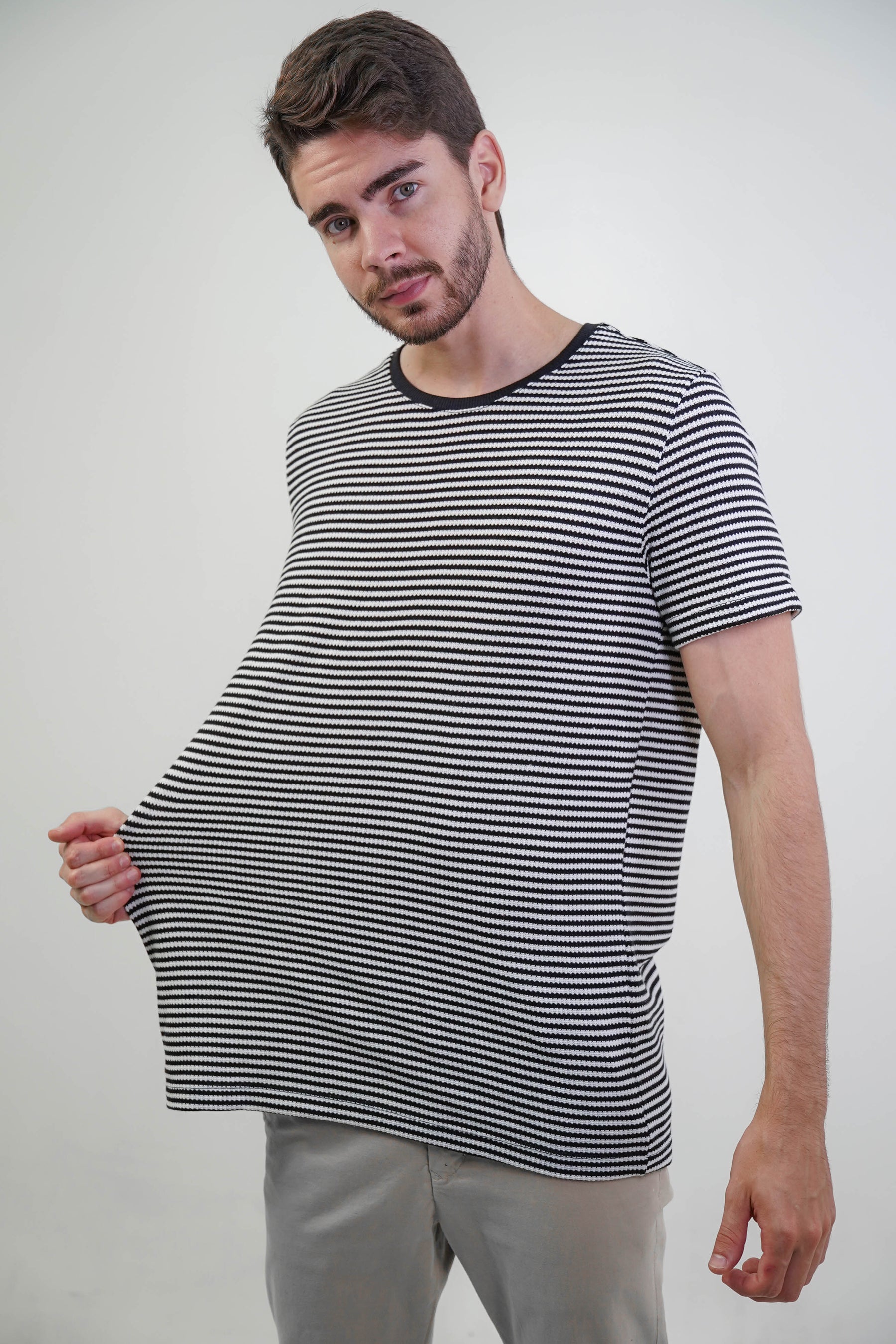 CAMISETA TEXTURA OVER LISTRAS