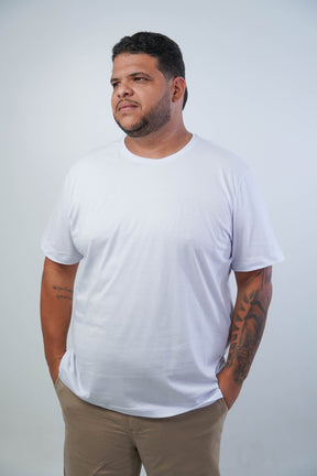 CAMISETA BÁSICA GOLA REDONDA LISA PLUS