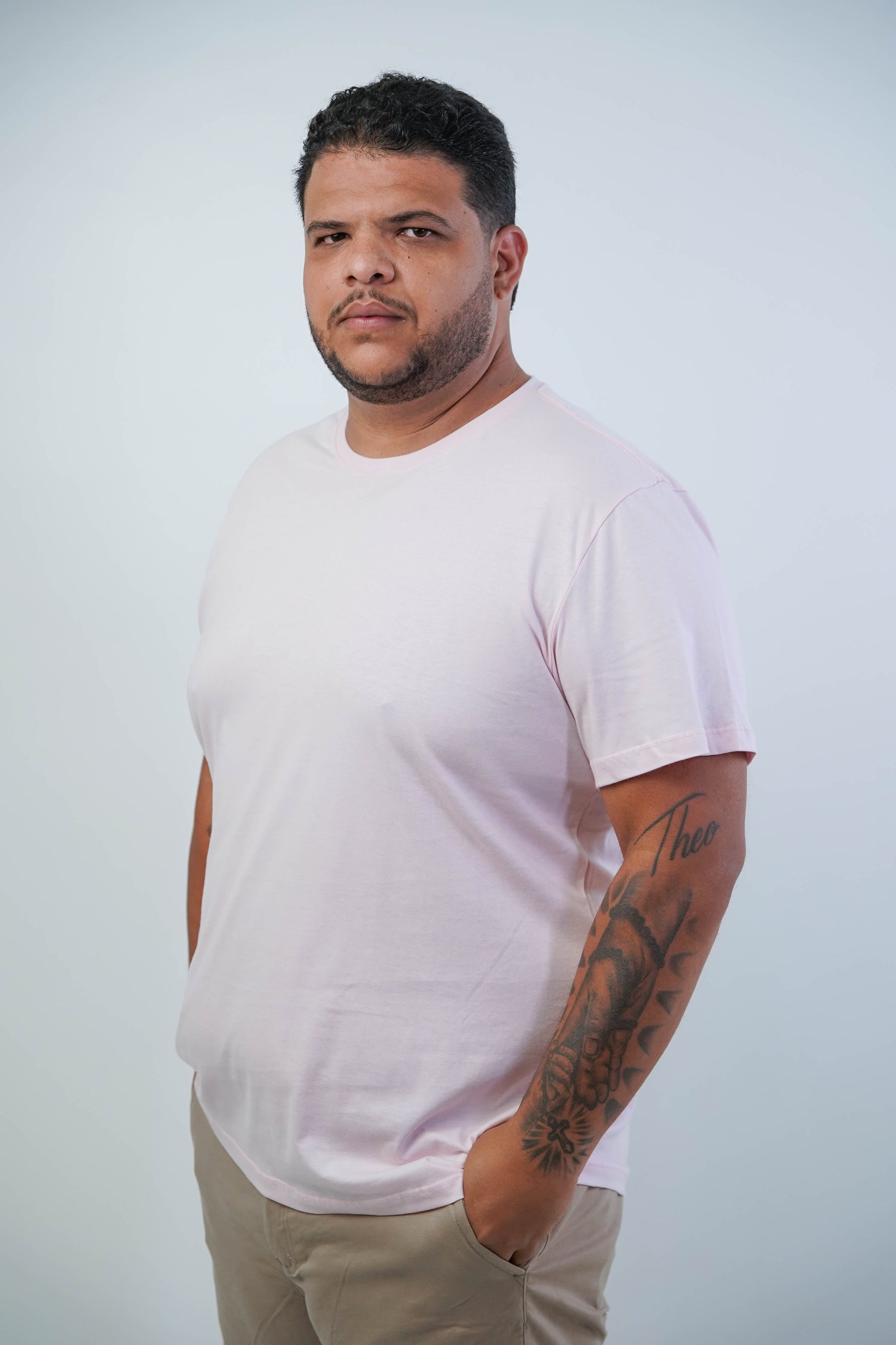 CAMISETA BÁSICA GOLA REDONDA LISA PLUS