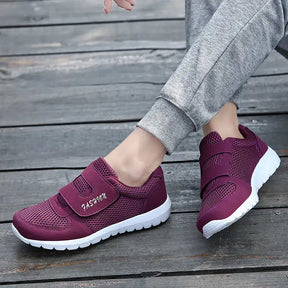 Tênis Pés Largos Respirável com Velcro