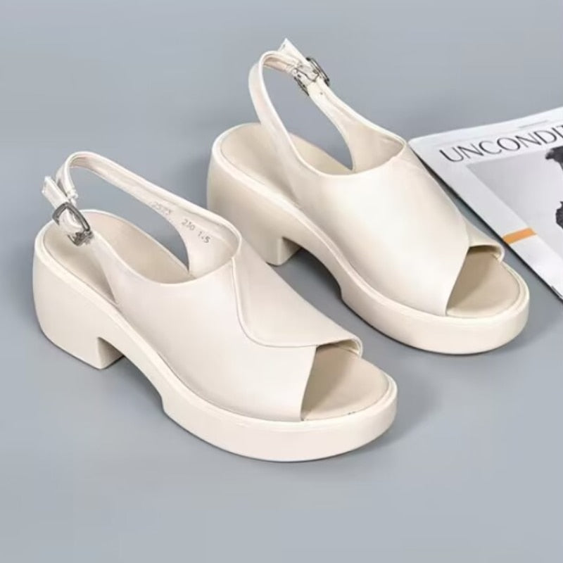 Sandália Confortável de Plataforma com Traseira