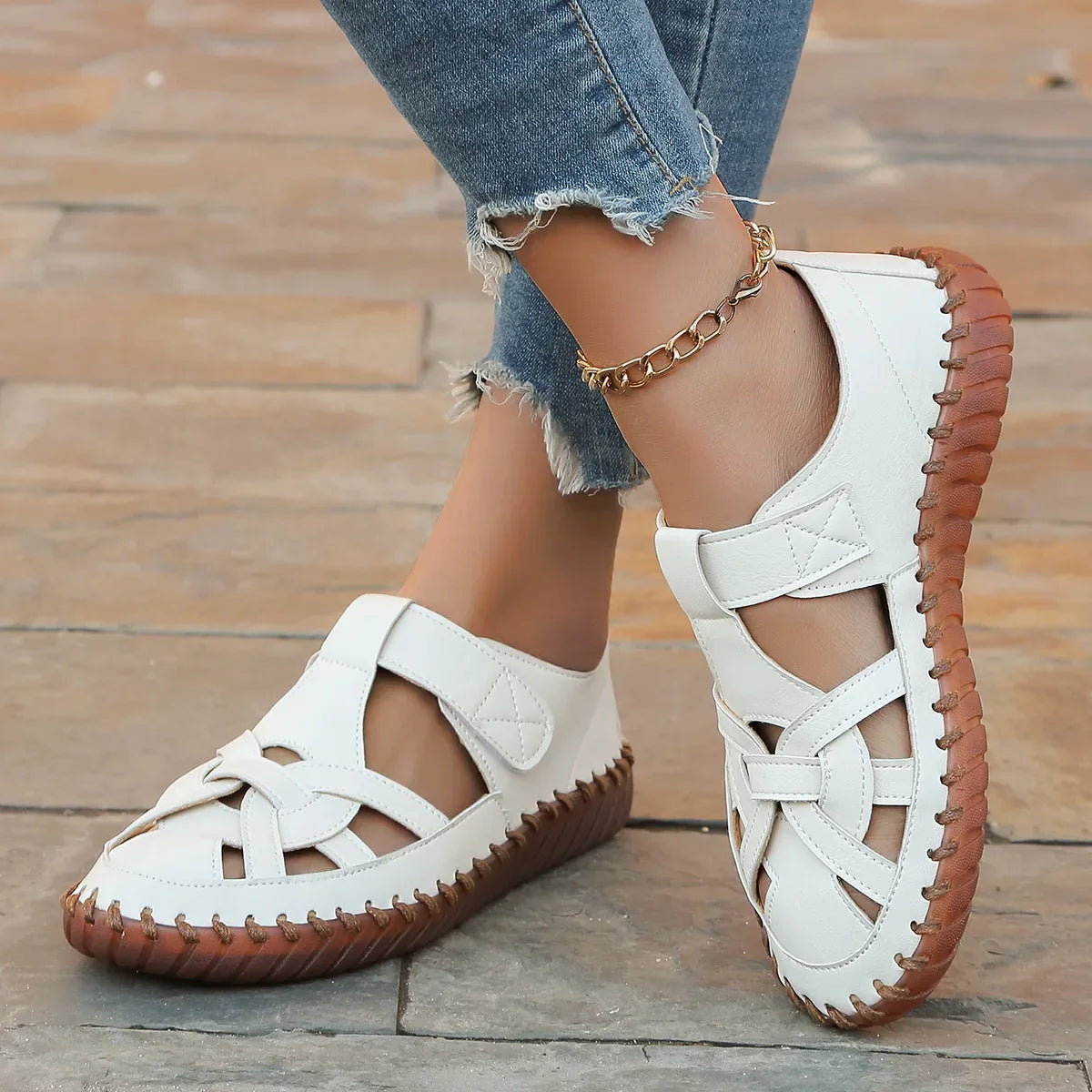 Sandália Confortável com Fechamento em Velcro