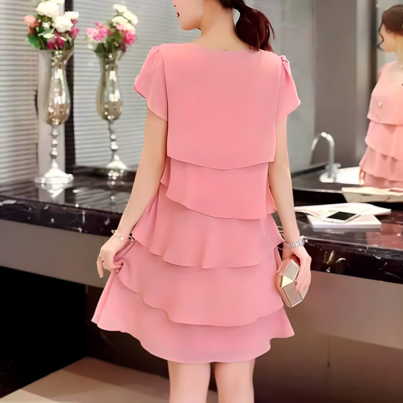 Vestido Curto em Camadas Maadi